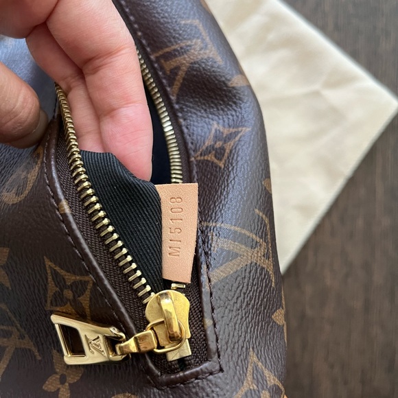 LV Bumbag - Picture 6 of 7